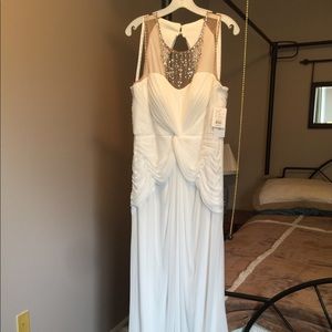 David’s Bridal size 16 wedding dress, NWT